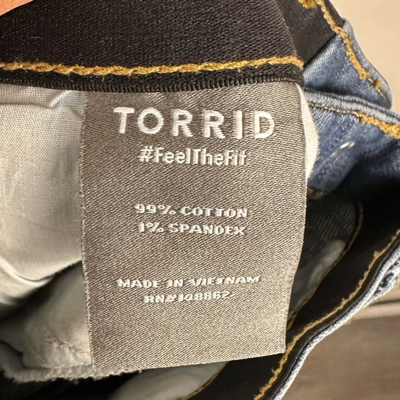 Torrid Classic Denim High-Rise Straight Leg Jean Women’s Sz 12 Tall NWT - Picture 9 of 10